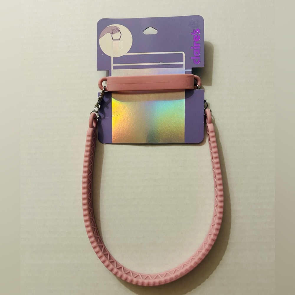 Claire's 💗Cutie Handle, a universal silicone water bottle Strap